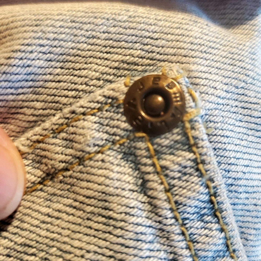 LizWear Distressed Americana Cutoff Shorts - Picture 7 of 16